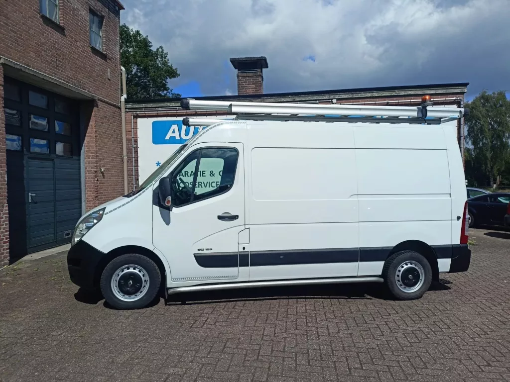 Renault Master T35 2.3 dCi L2H2